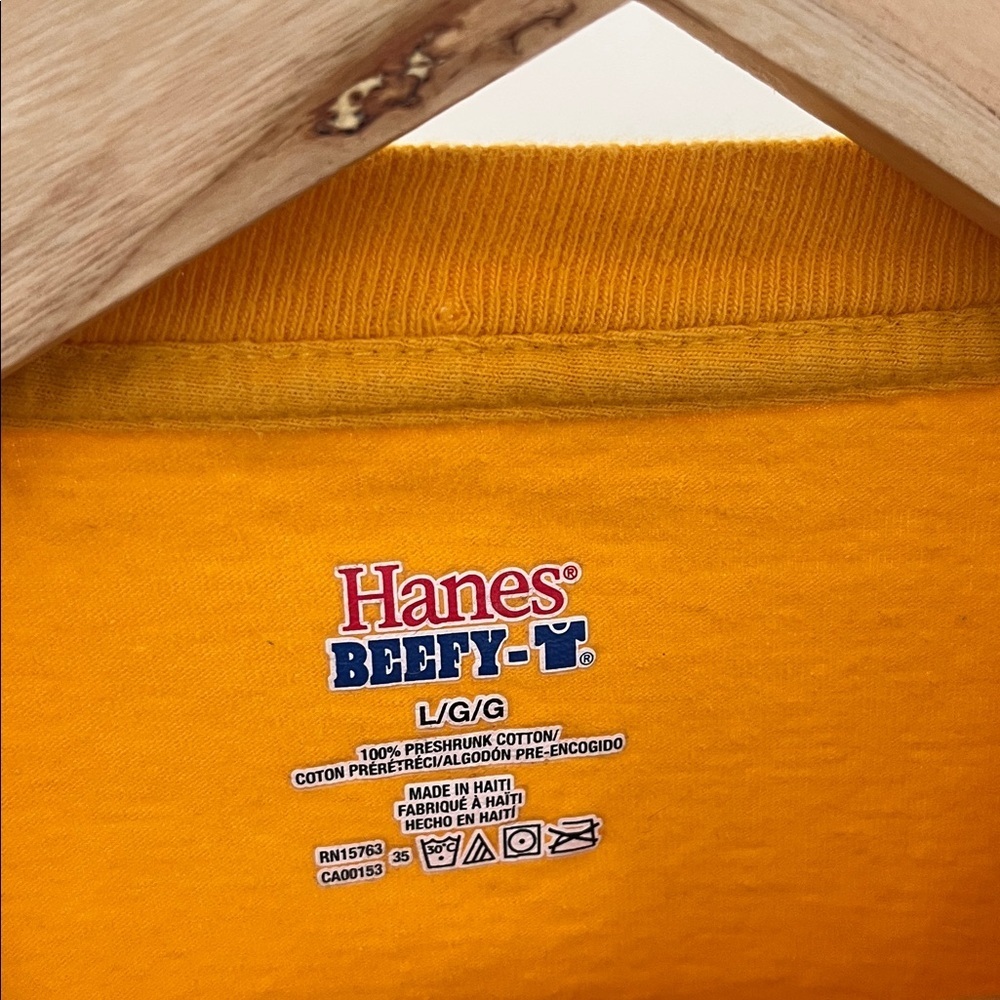 West Virginia University Yellow T-Shirt Hanes Tshirt Size Large - Picture 2 of 6